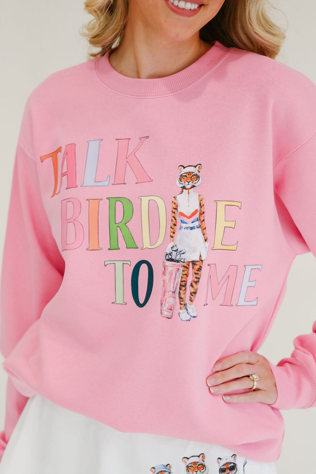 TALK BIRDIE TO ME TIGER PINK PULLOVER PULLOVER Judith March