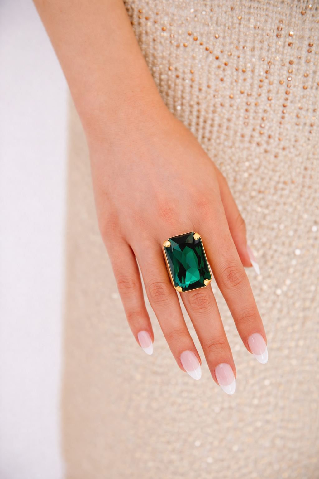 EMERALD EMPRESS RING RING Judith March