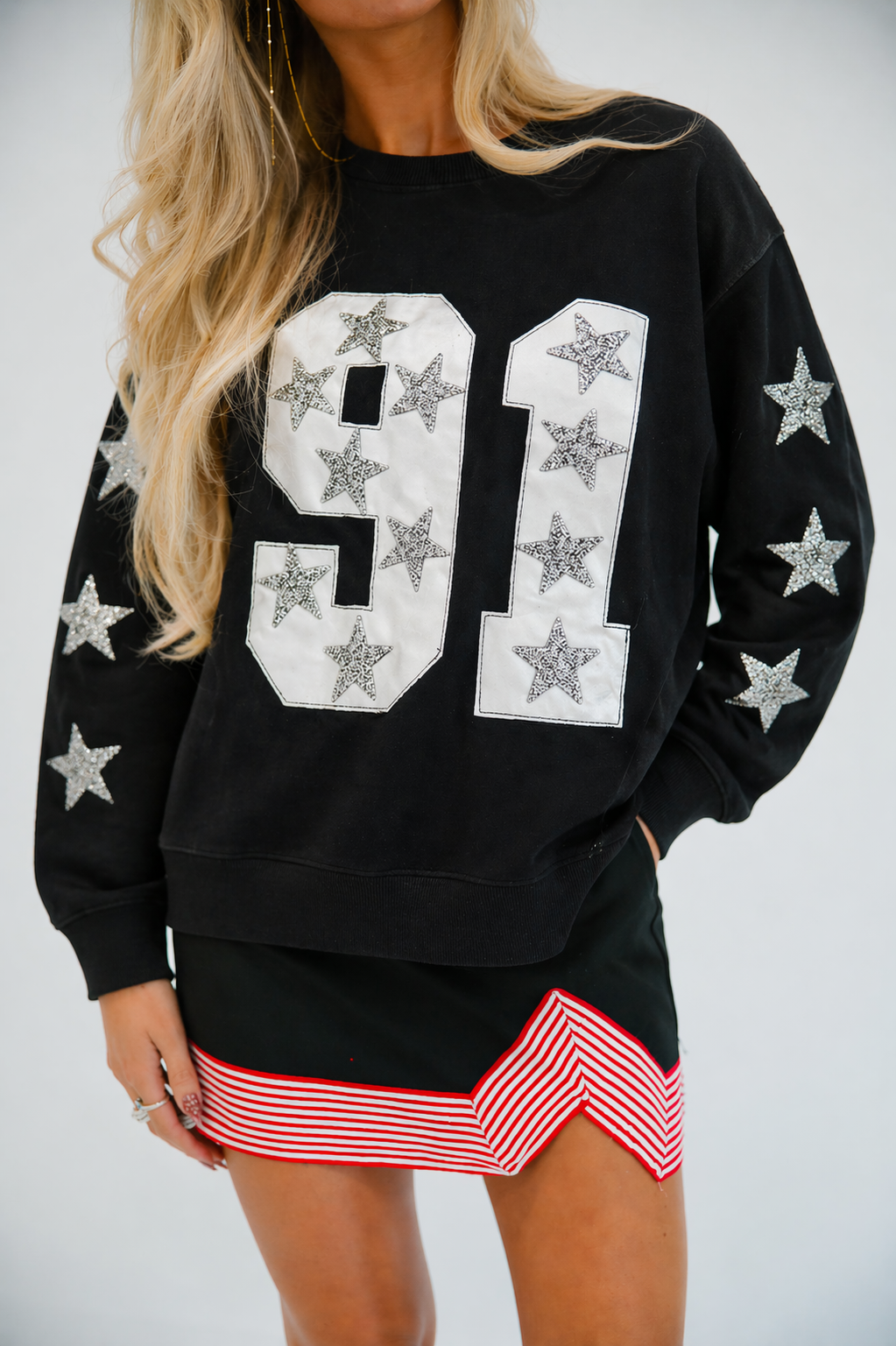 *WHITE #91 BLACK PULLOVER- SMALL DRESS Judith March