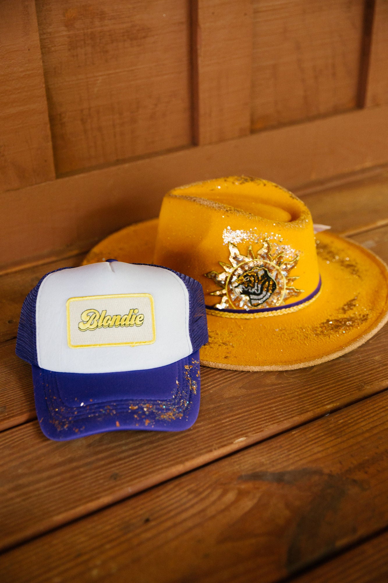 BLONDIE GLITTER TRUCKER HAT TRUCKER HAT Judith March