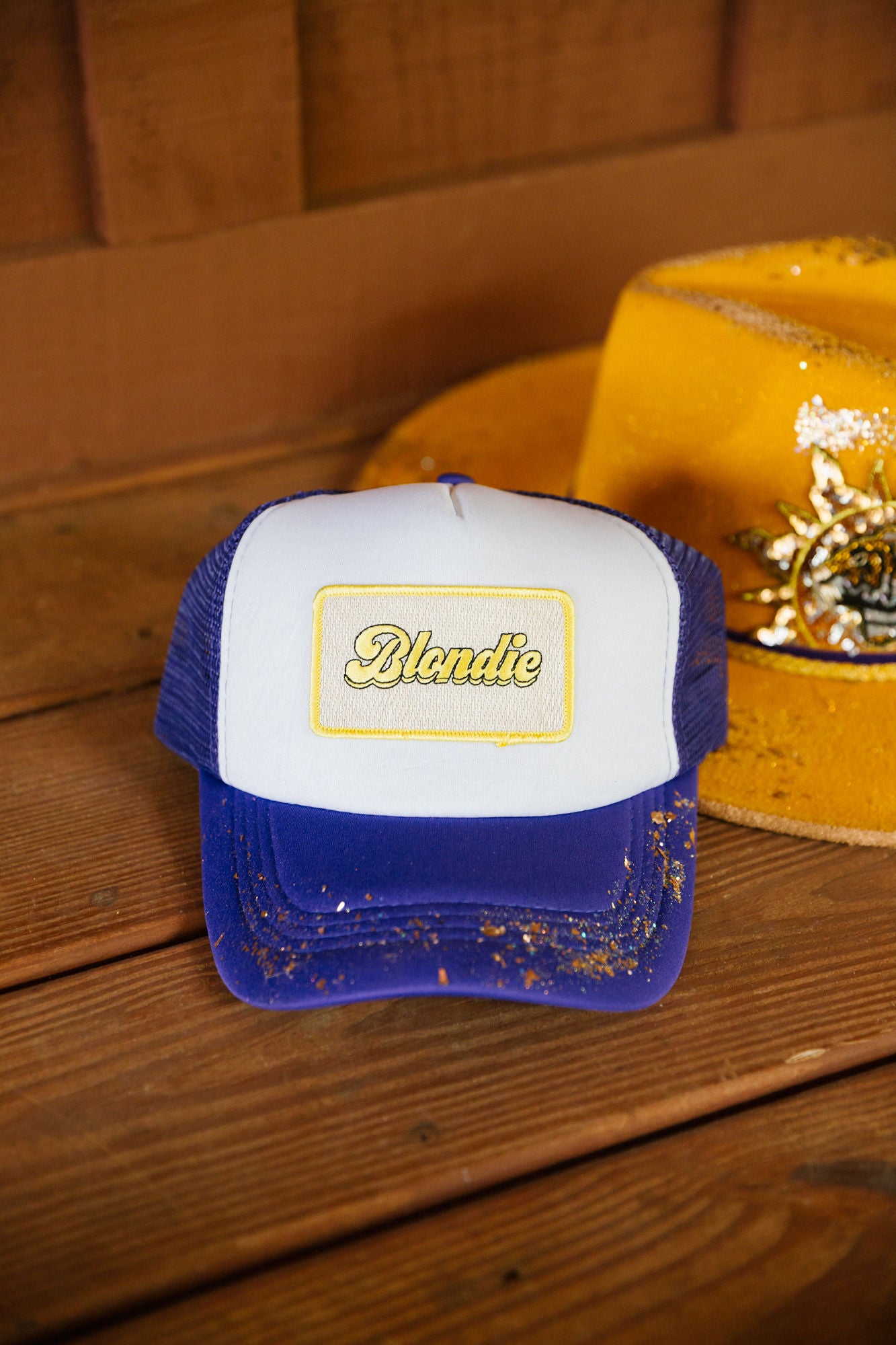 BLONDIE GLITTER TRUCKER HAT TRUCKER HAT Judith March