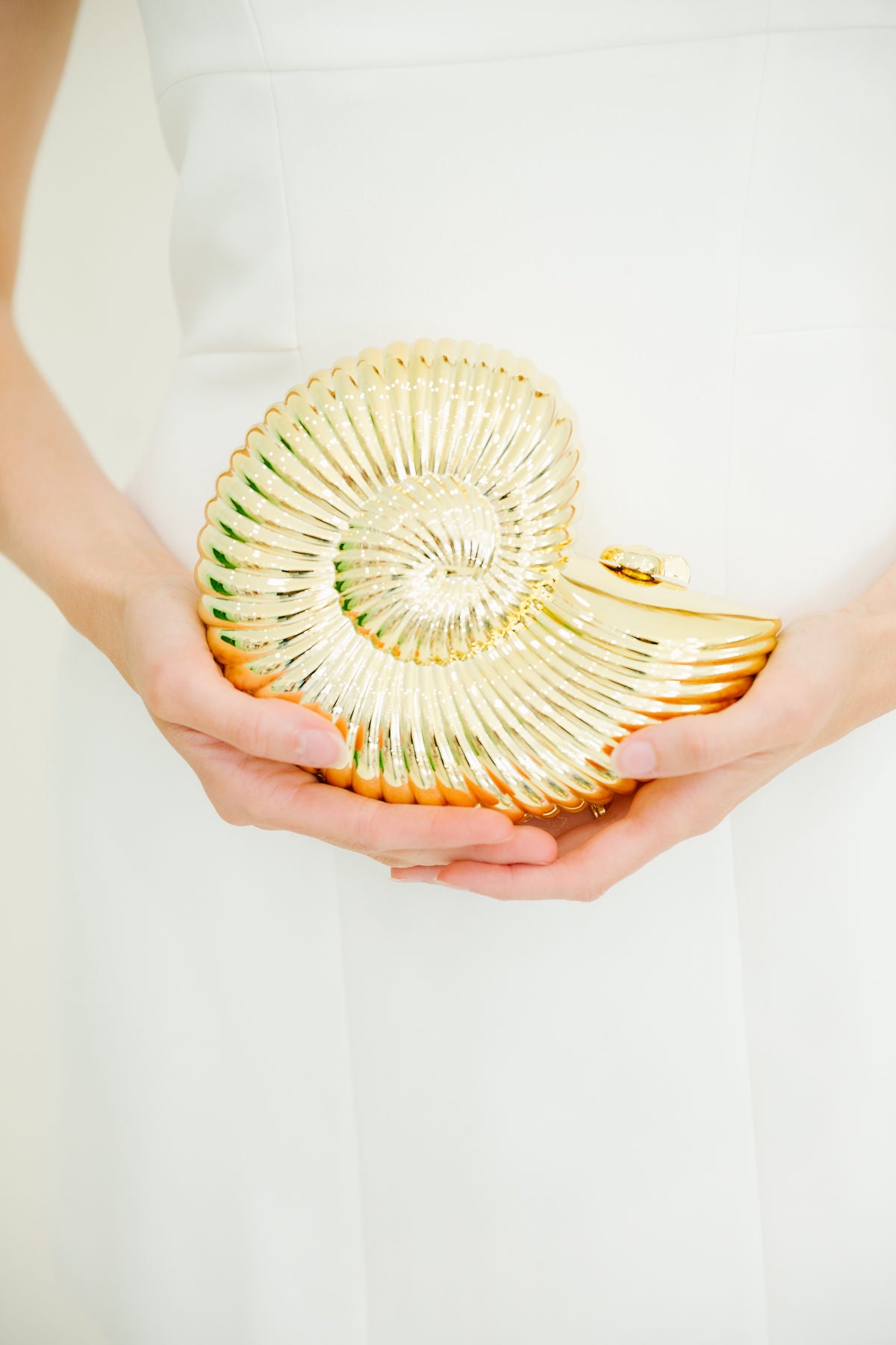 GOLDEN SHELL PURSE Clutch Judith March