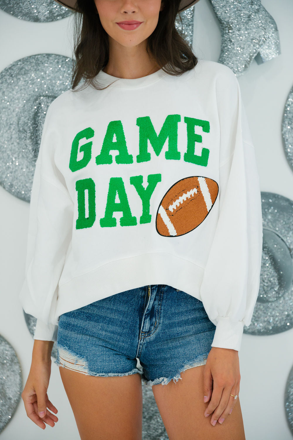GAME DAY VARSITY FOOTBALL PULLOVERS gameday23 Judith March SMALL WHITE WITH GREEN LETTERS