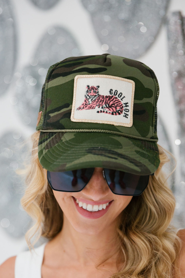 COOL MOM CAMO TRUCKER HAT – Judith March display picture 1