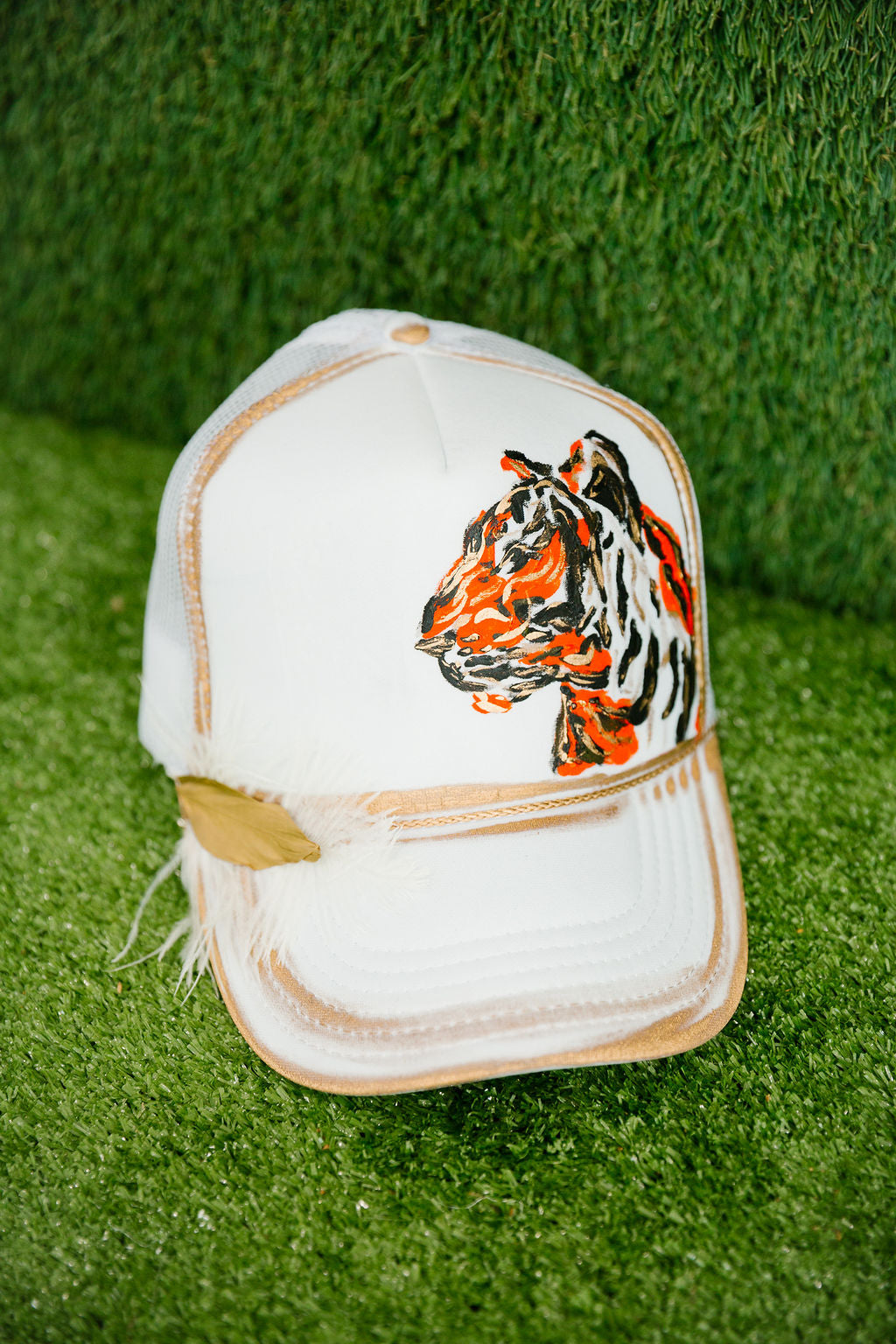 TIGER QUEEN WHITE FEATHER TRUCKER HAT TRUCKER HAT Judith March