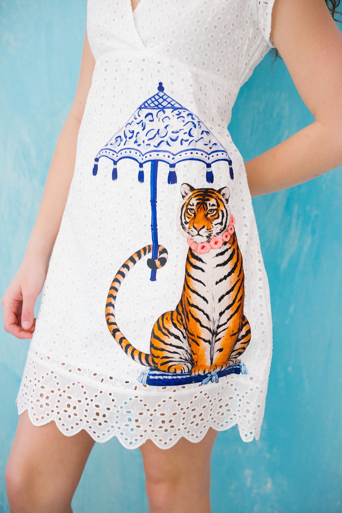 COASTAL TIGER White DRESS MEDIUM