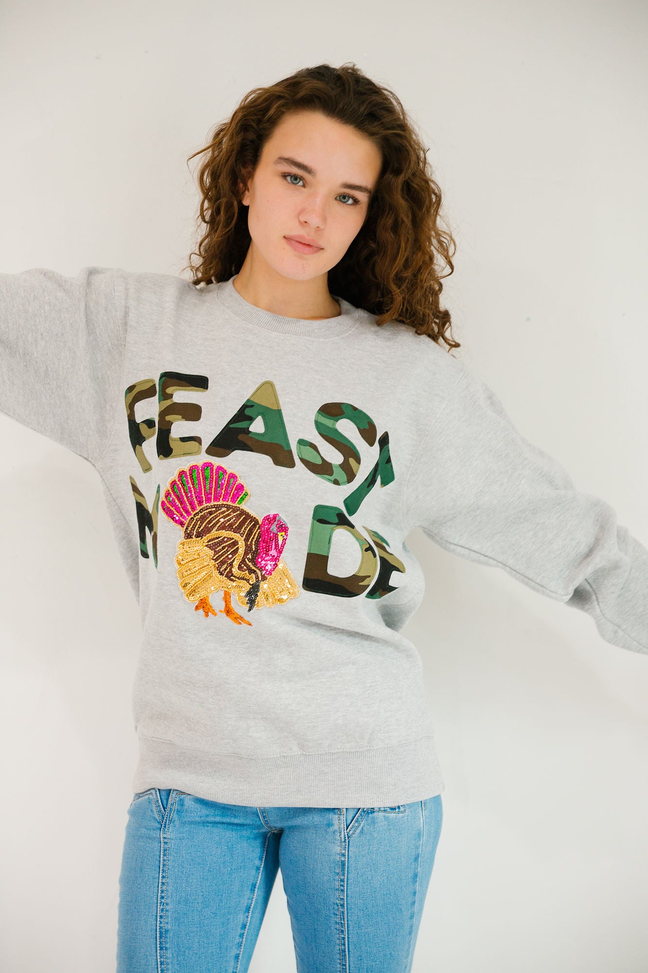 *FEAST MODE GREY PULLOVER - LARGE PULLOVER Judith March