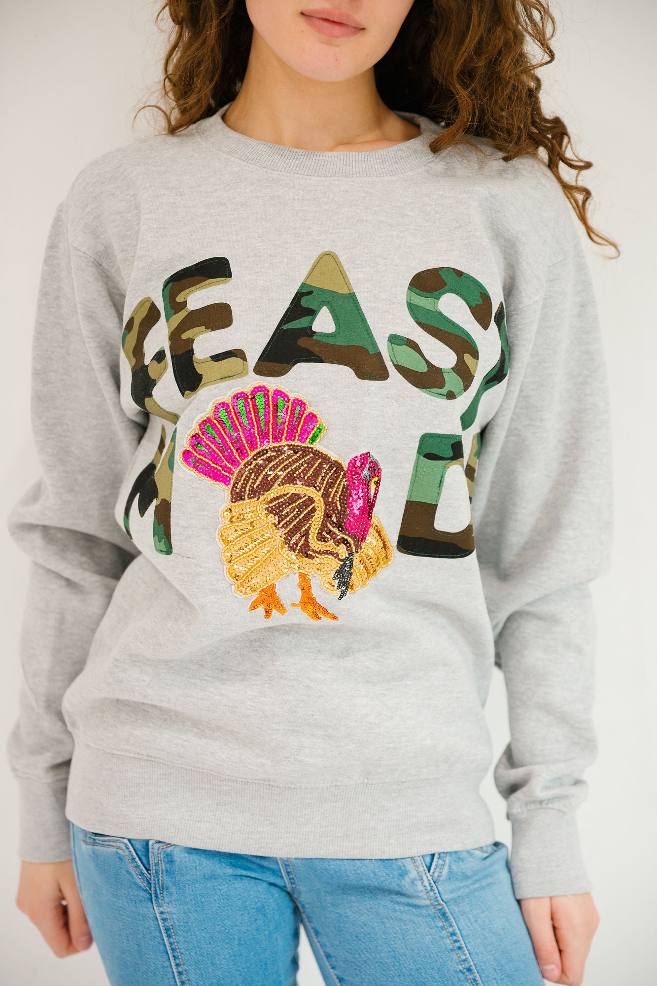 *FEAST MODE GREY PULLOVER - LARGE PULLOVER Judith March