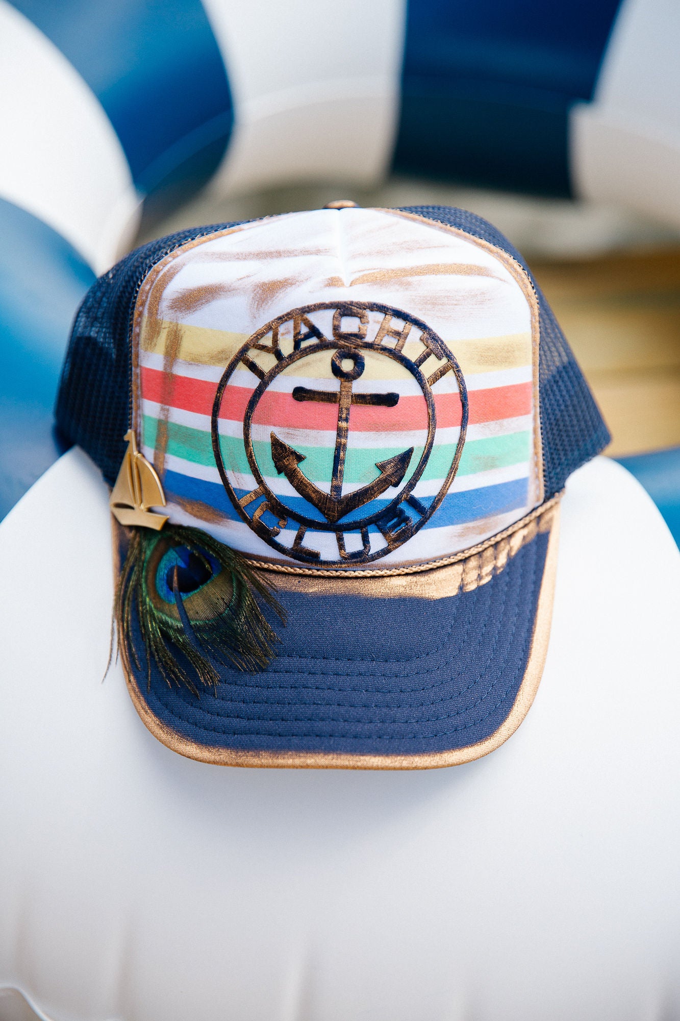 YACHT CLUB FEATHER TRUCKER HAT TRUCKER HAT Judith March