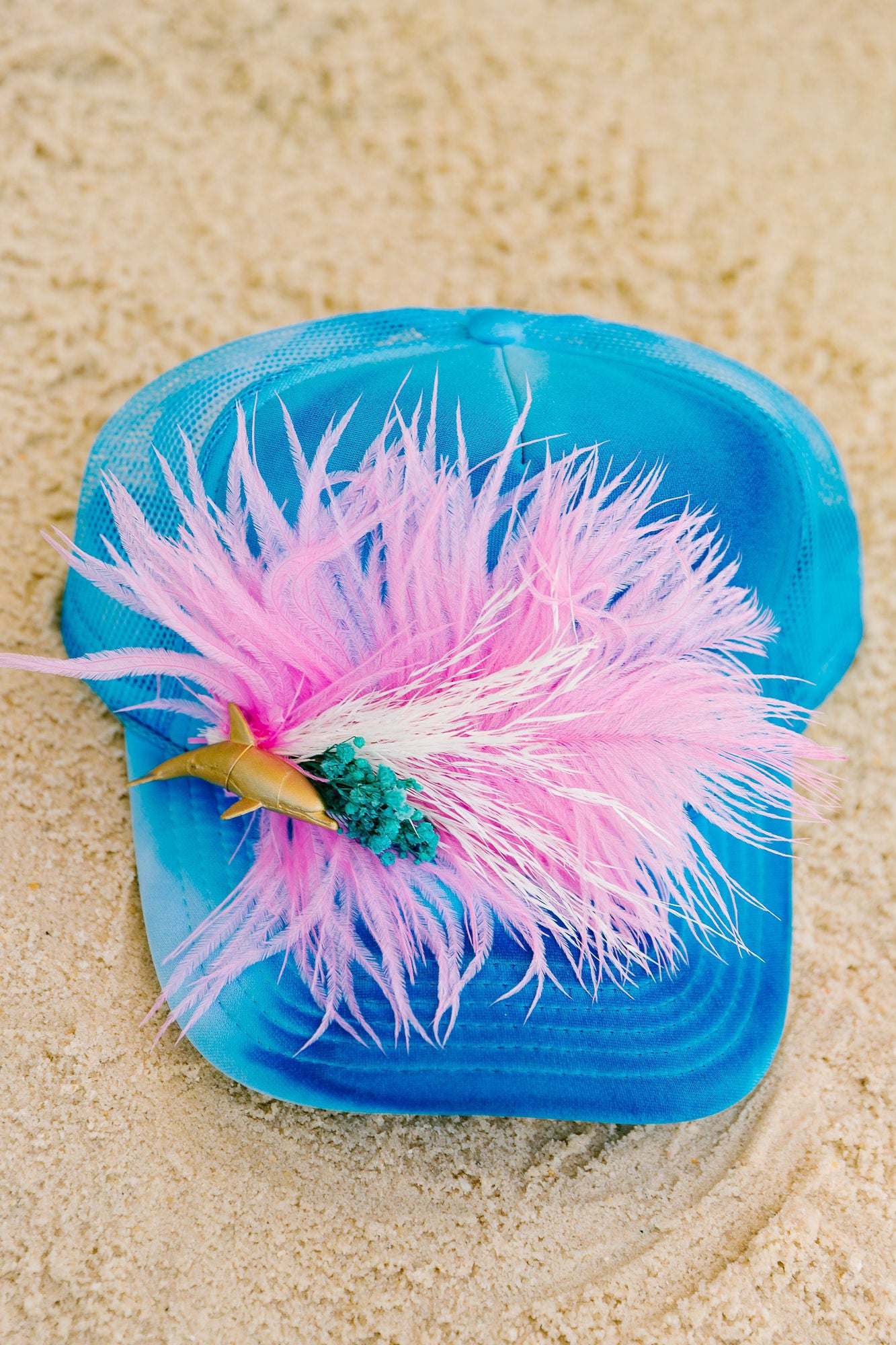 DOLPHIN FEATHER BLUE TRUCKER HAT TRUCKER HAT Judith March