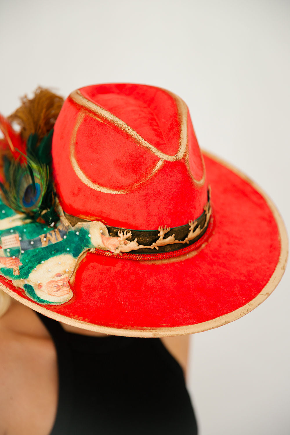 MAKING SPIRITS BRIGHT RED RANCHER HAT RANCHER HAT Judith March