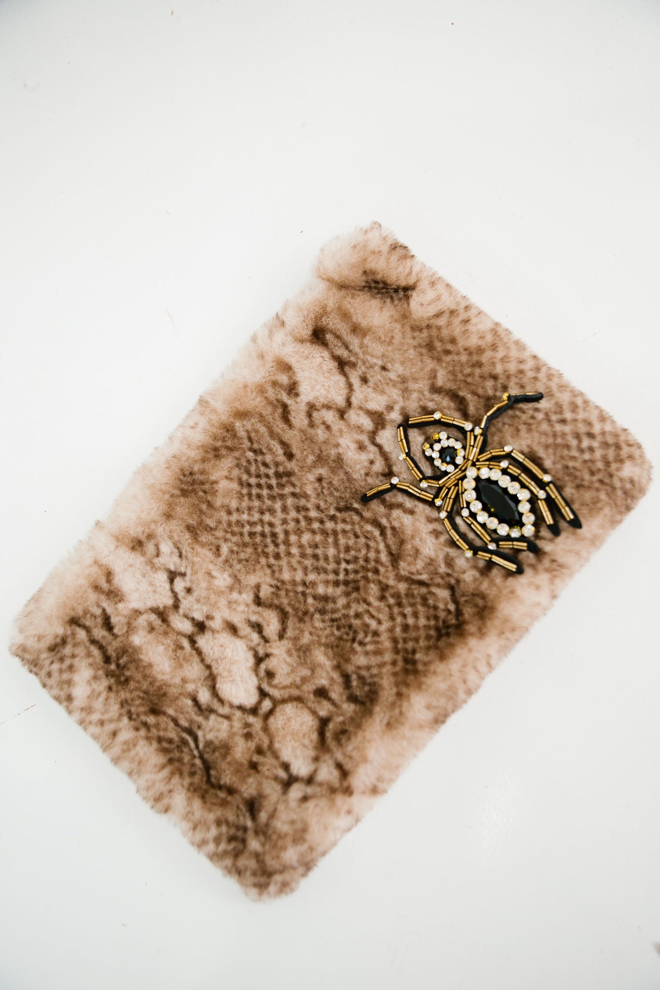 SPOOKY SPIDER FAUX FUR CLUTCH NECKLACE Judith March