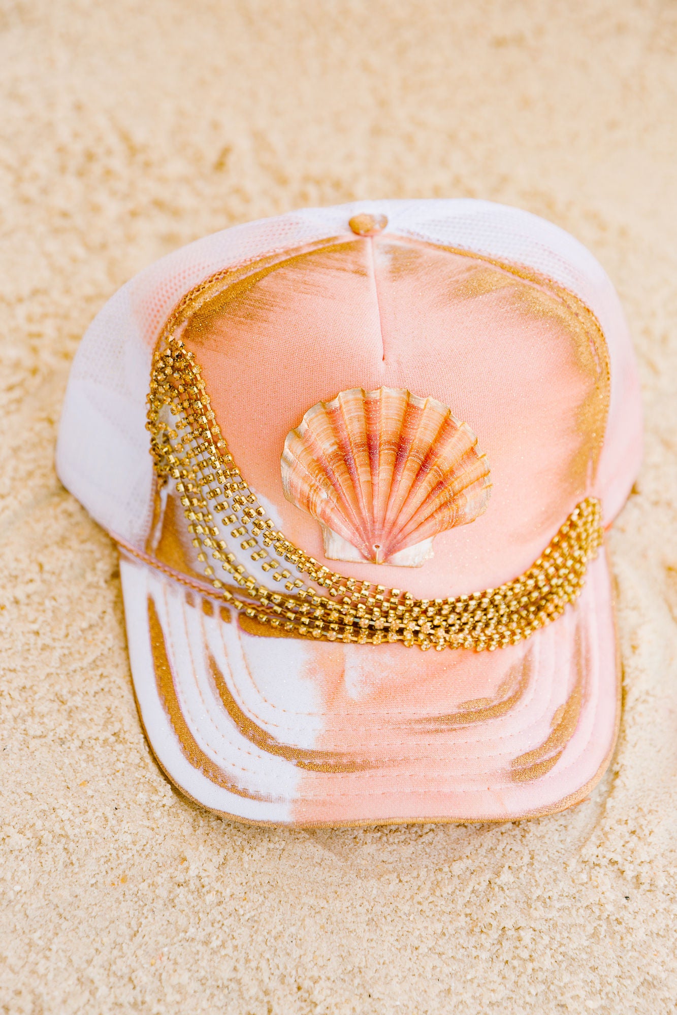 SEASHELL FRINGE TRUCKER HAT TRUCKER HAT Judith March