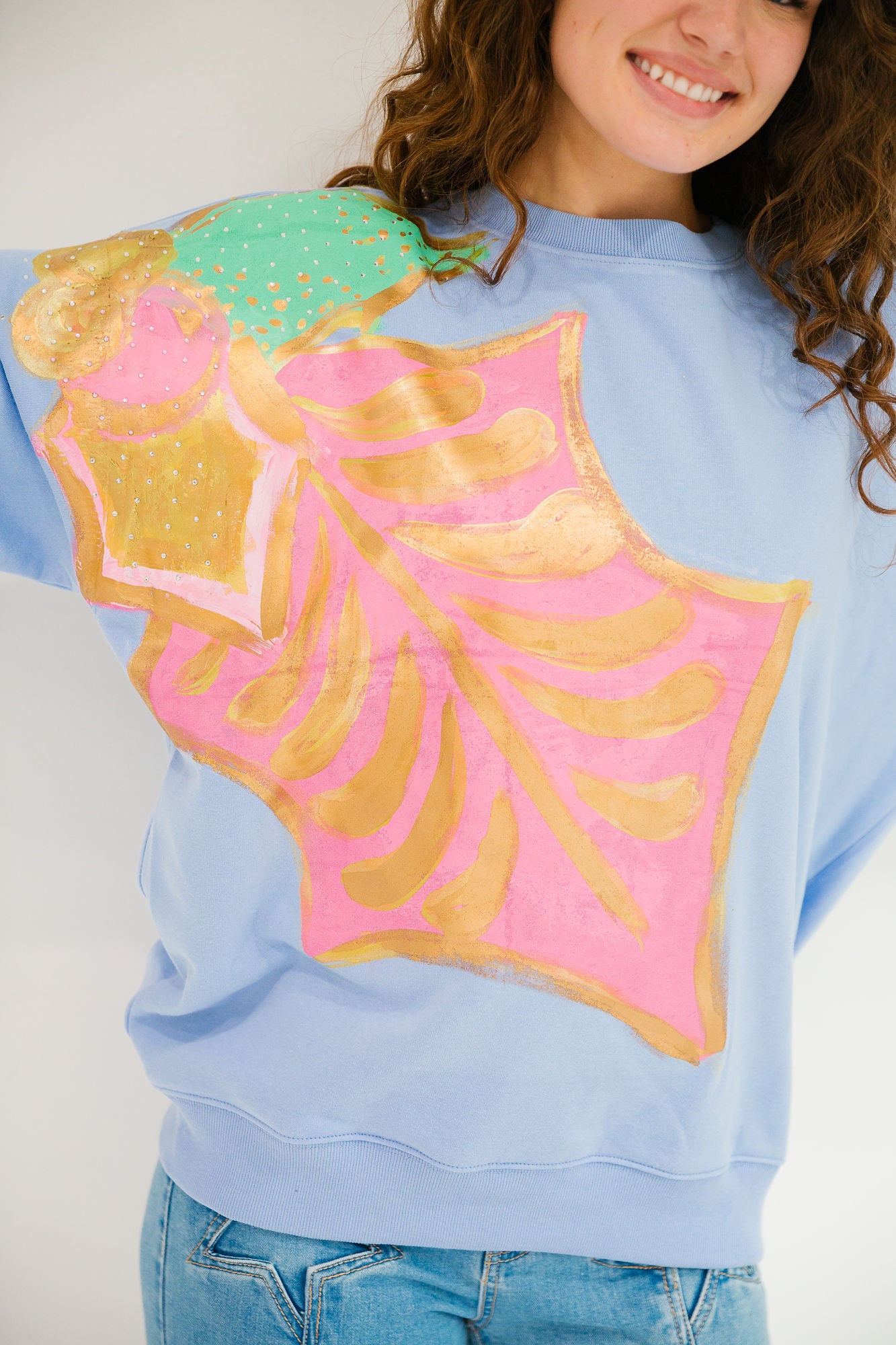 *MISTLETOE HAND PAINTED BLUE PULLOVER - LARGE PULLOVER Judith March