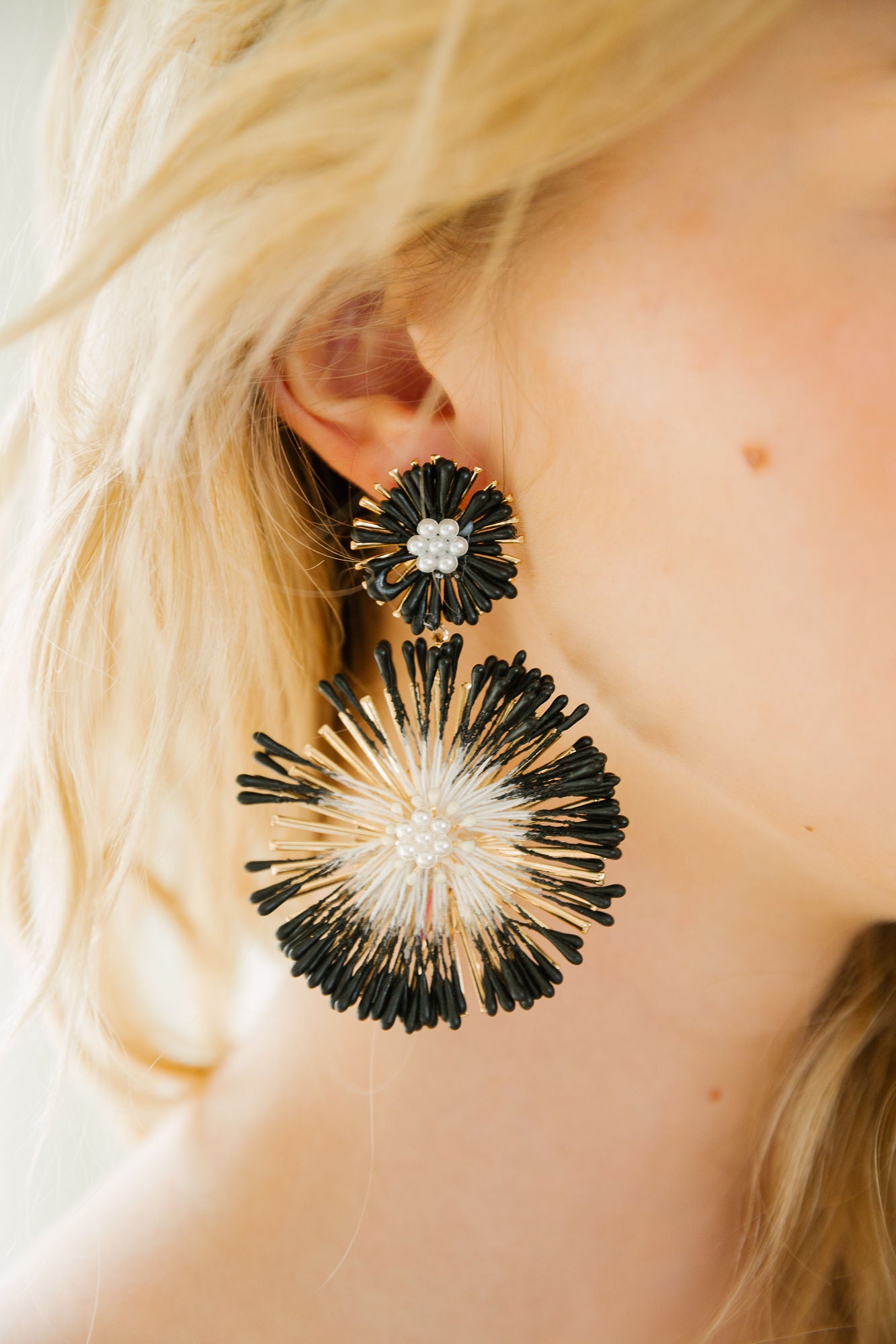 MIDNIGHT PEARLS EARRINGS earrings Judith March