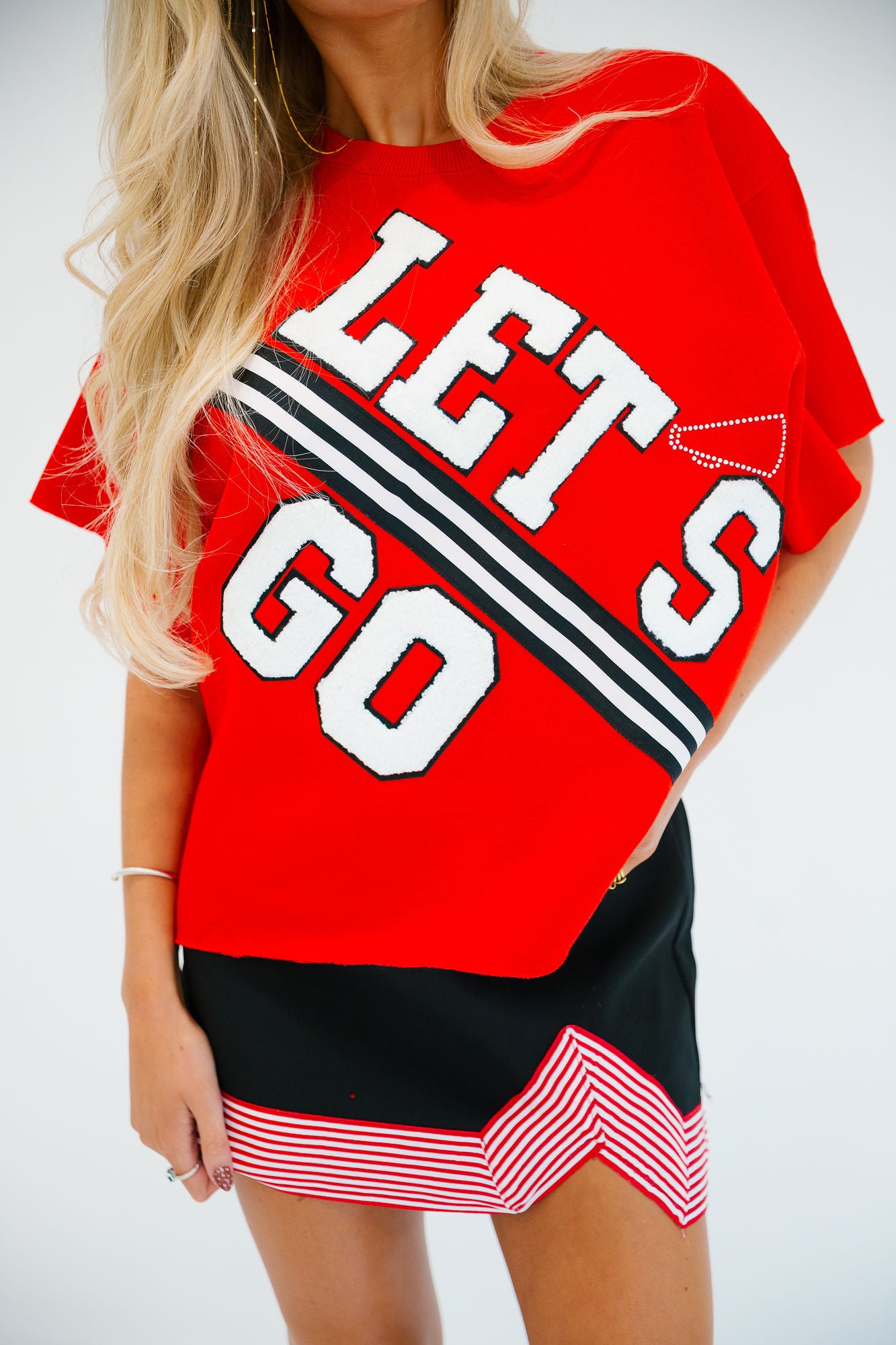 LET'S GO RED SLEEVELESS PULLOVER PULLOVER Judith March