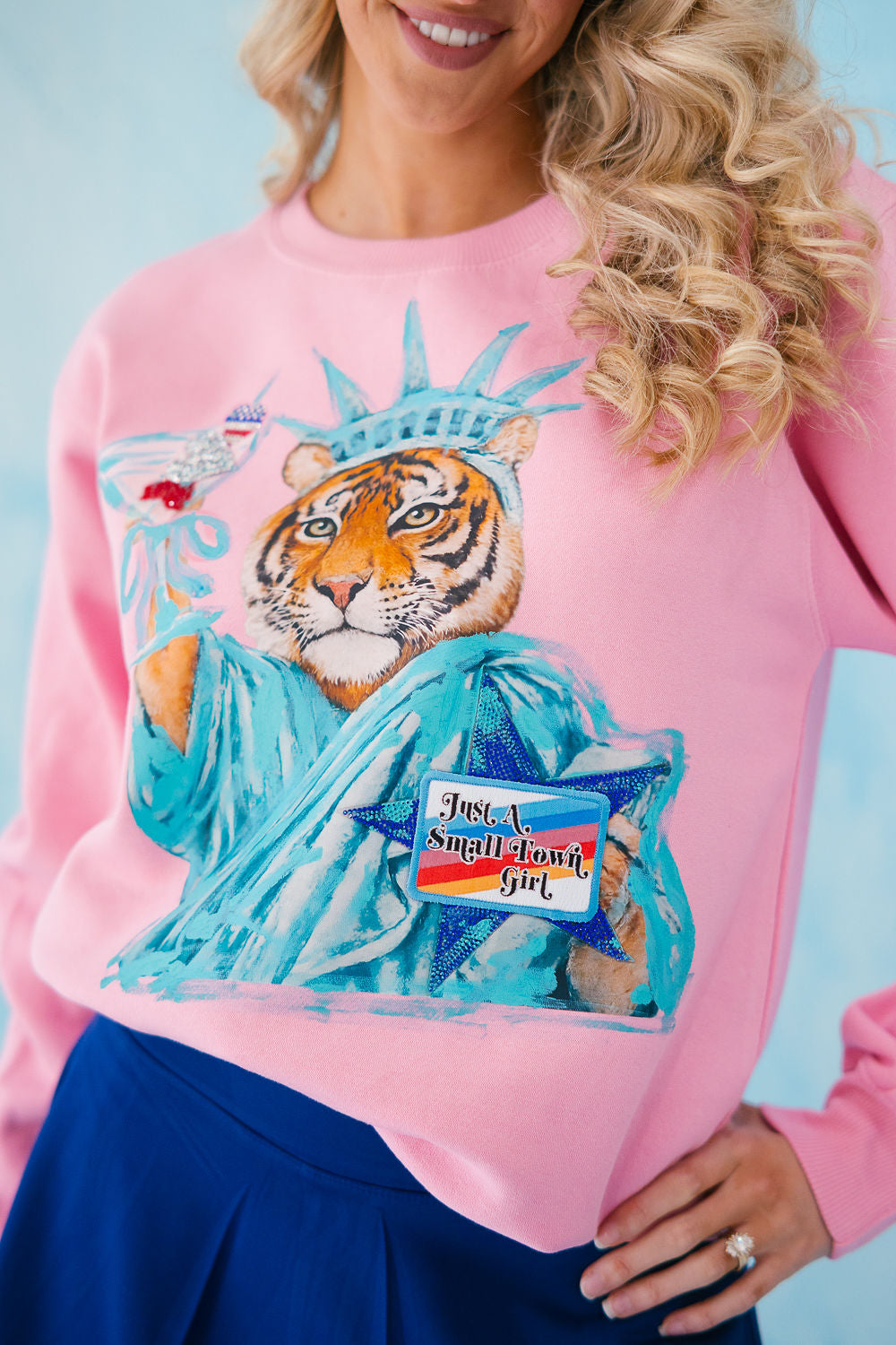 JUST A SMALL TOWN GIRL USA PINK PULLOVER PULLOVER Judith March