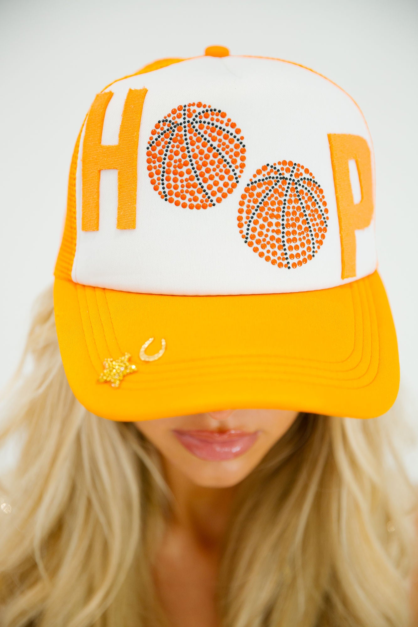 HOOP ORANGE TRUCKER HAT TRUCKER HAT Judith March