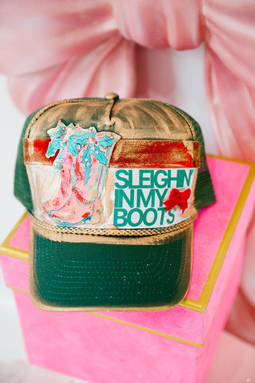 SLEIGHIN' IN MY BOOTS STRUCTURED HAT TRUCKER HAT Judith March