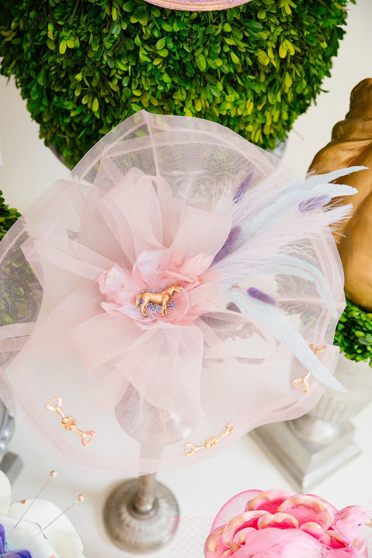 FINISH LINE FLAIR FASCINATOR (ONE OF A KIND) FASCINATOR Judith March