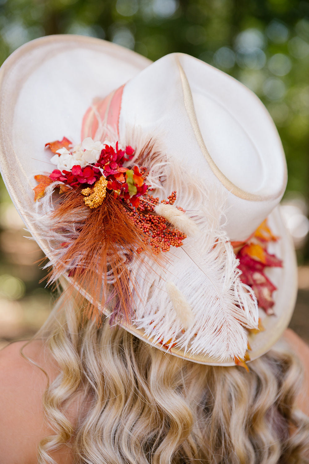 THE FALL FEATHERS & FOLIAGE RANCHER HAT RANCHER HAT Judith March
