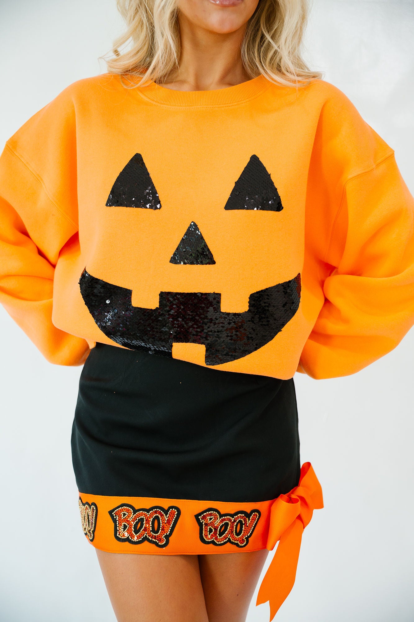 SPOOKY SEASON ORANGE PULLOVER PULLOVER Judith March
