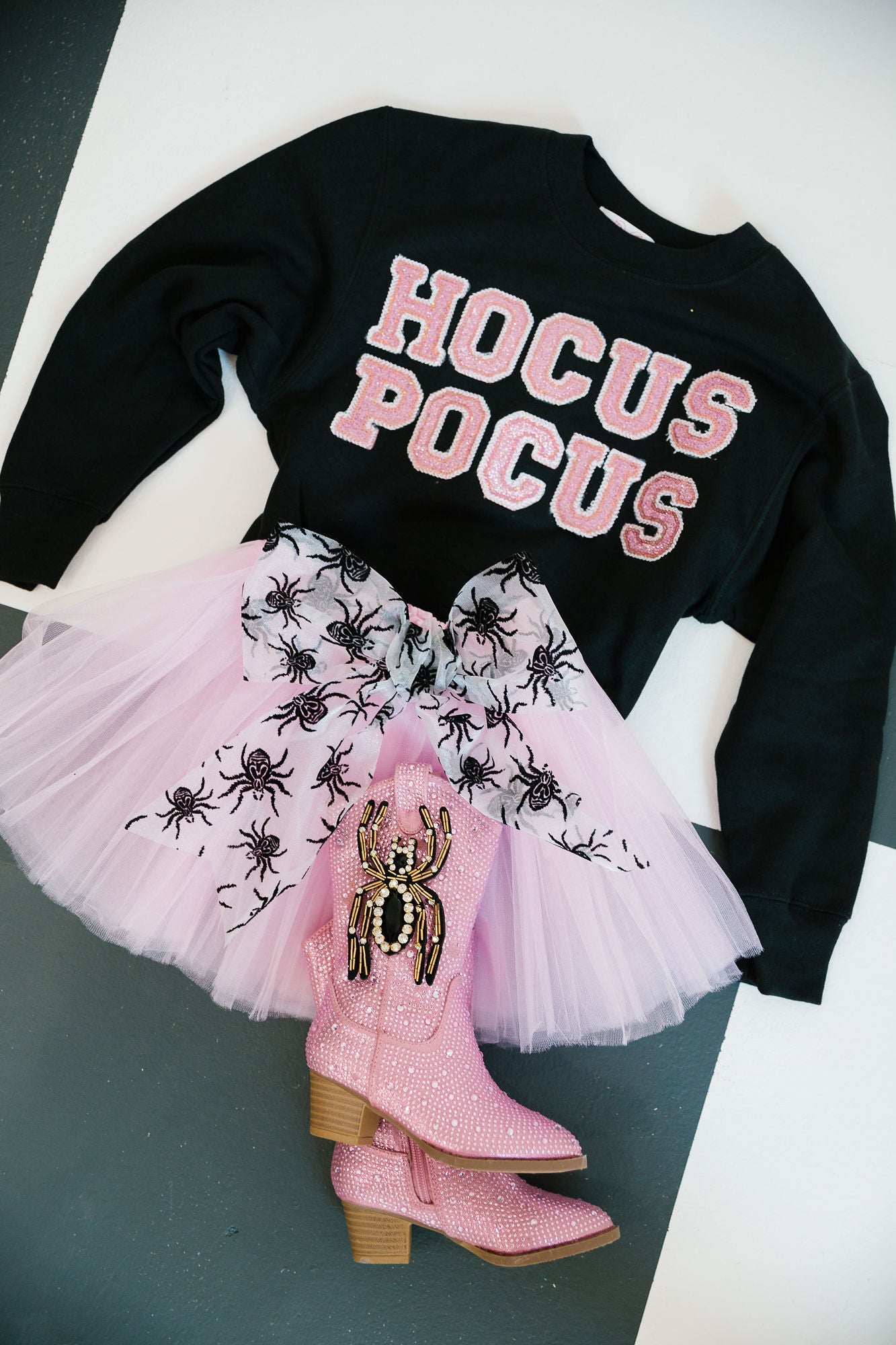 MINI KIDS HOCUS POCUS PINK SPARKLE PULLOVER PULLOVER Judith March
