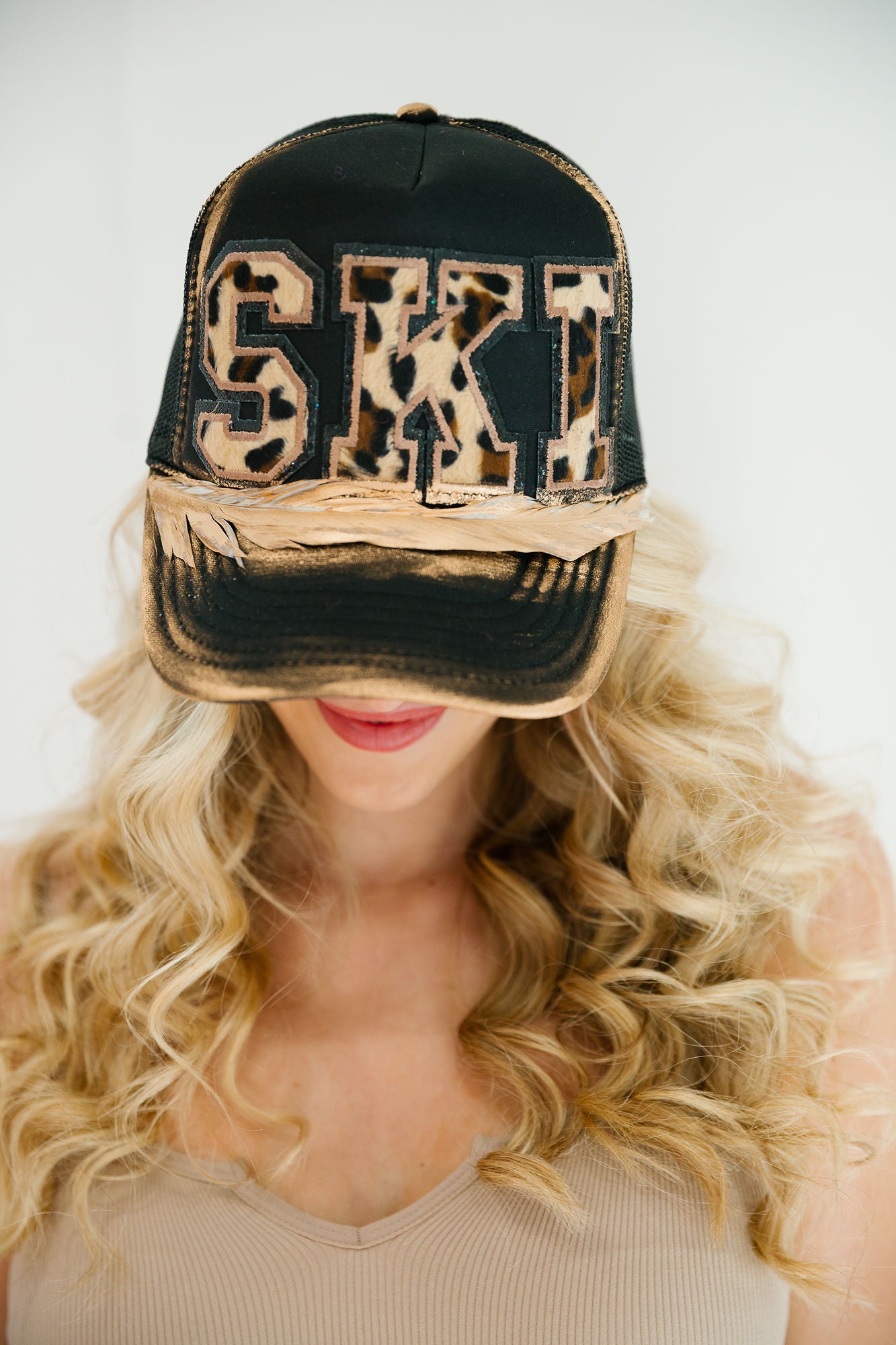 LEOPARD SKI BLACK TRUCKER HAT TRUCKER HAT Judith March