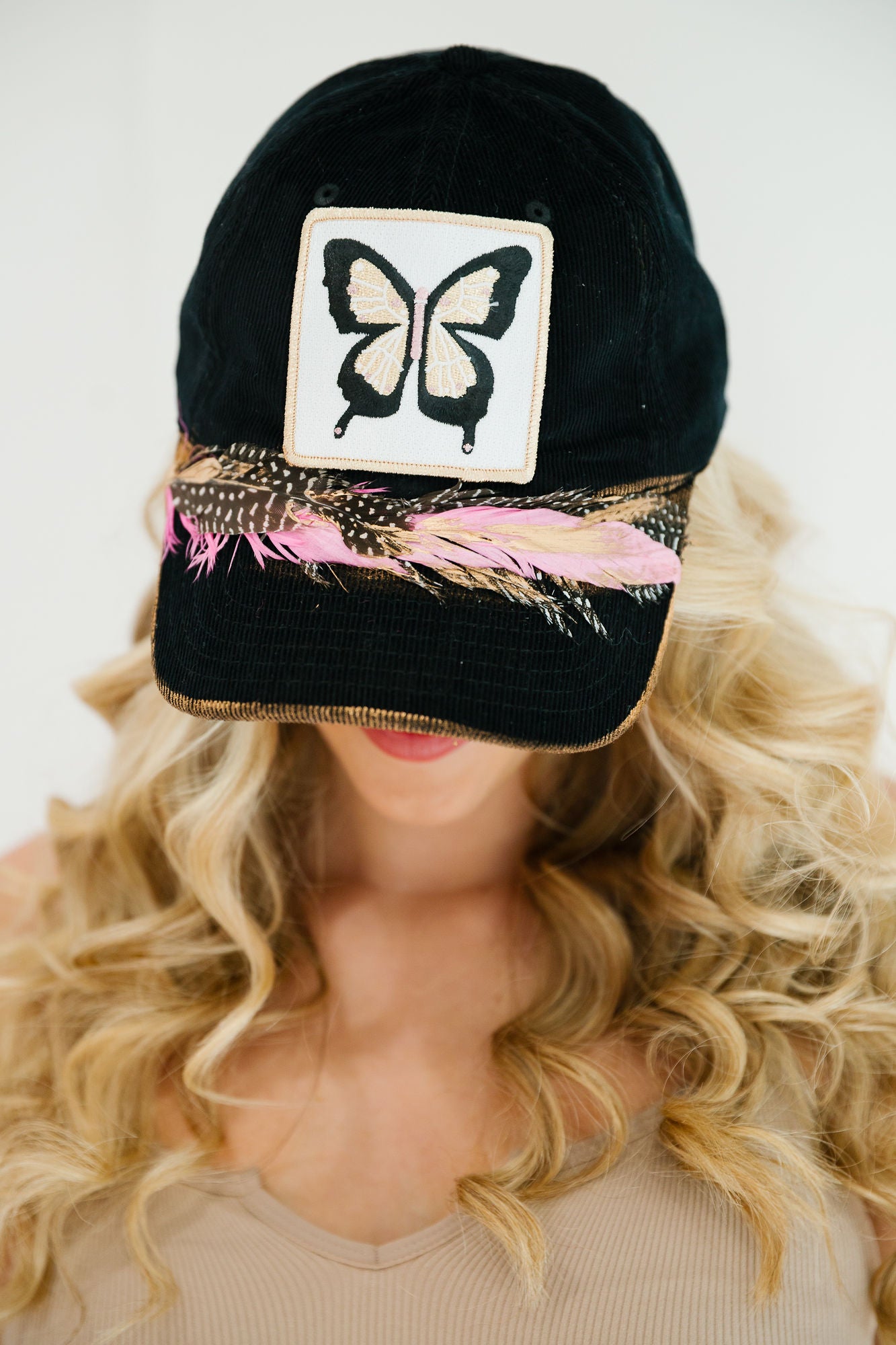 METALLIC BUTTERFLY FEATHER CORDUROY HAT TRUCKER HAT Judith March