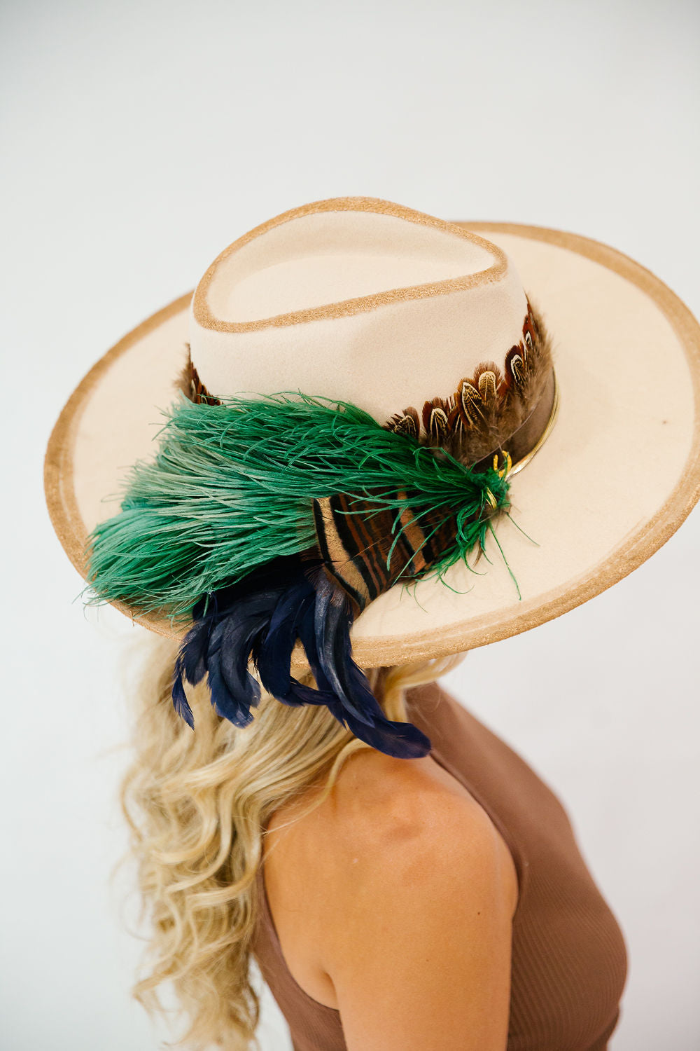 RUFFLE SOME FEATHERS CREAM RANCHER HAT (ONE OF A KIND) RANCHER HAT Judith March