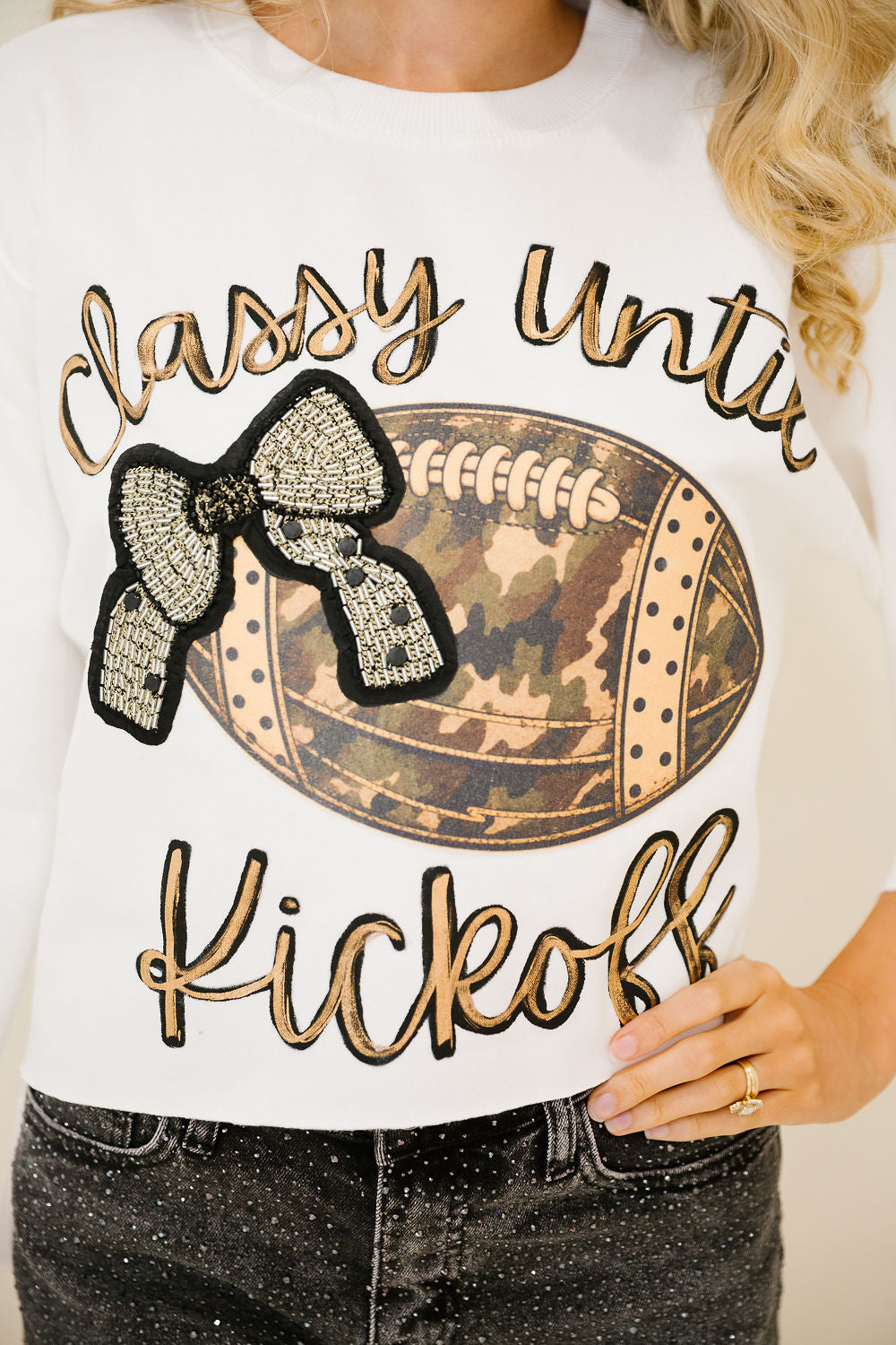CLASSY CAMO KICKOFF WHITE PULLOVER PULLOVER Judith March