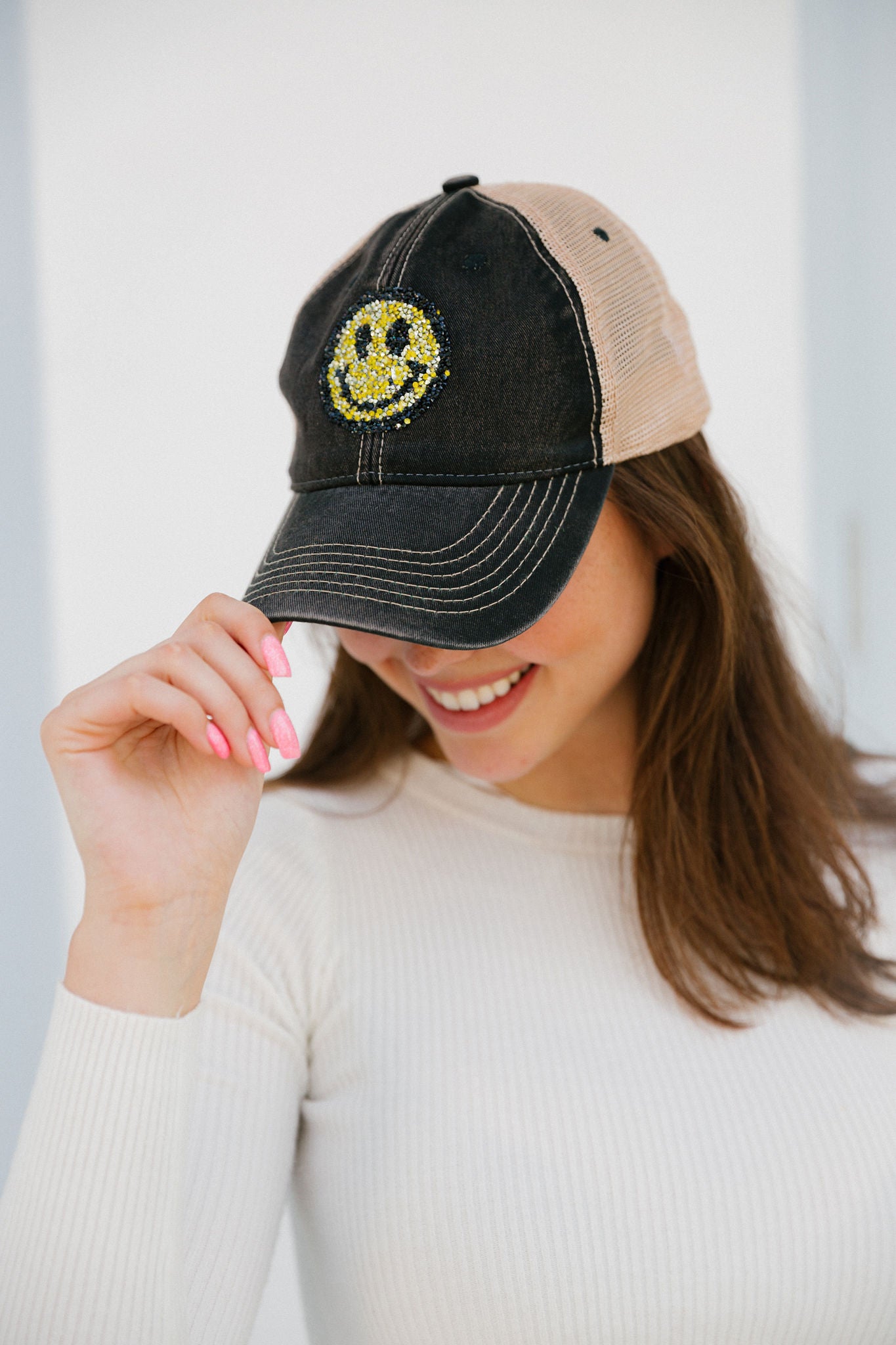 ALL SMILES PATCH HAT Hats Judith March BLACK