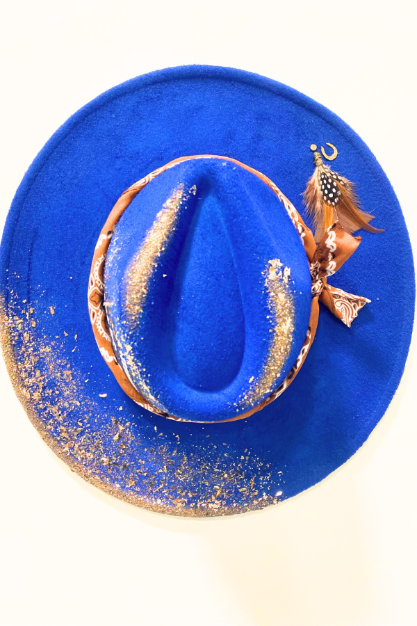 RUNNING UP THE SCORE RANCHER RANCHER HAT Judith March   