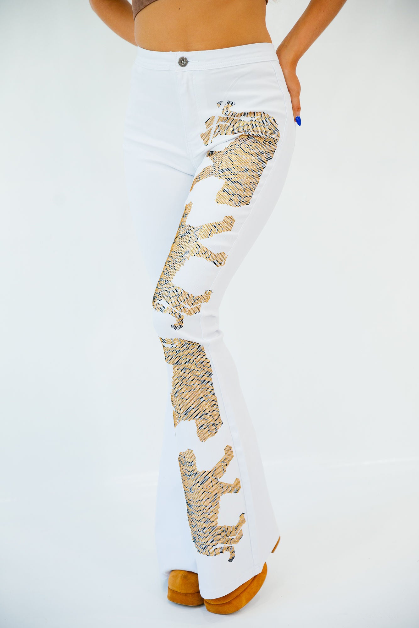 ON THE PROWL WHITE FLARES gameday23 Judith March
