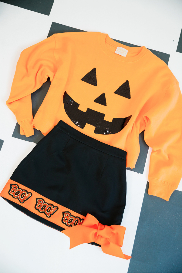 SPOOKY SEASON ORANGE PULLOVER PULLOVER Judith March