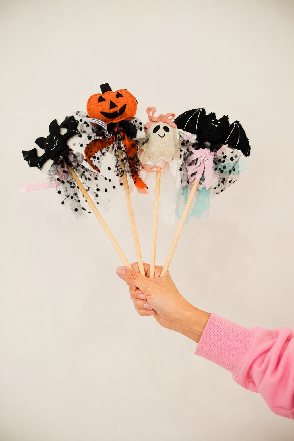 MINI KIDS HALLOWEEN WANDS PULLOVER Judith March