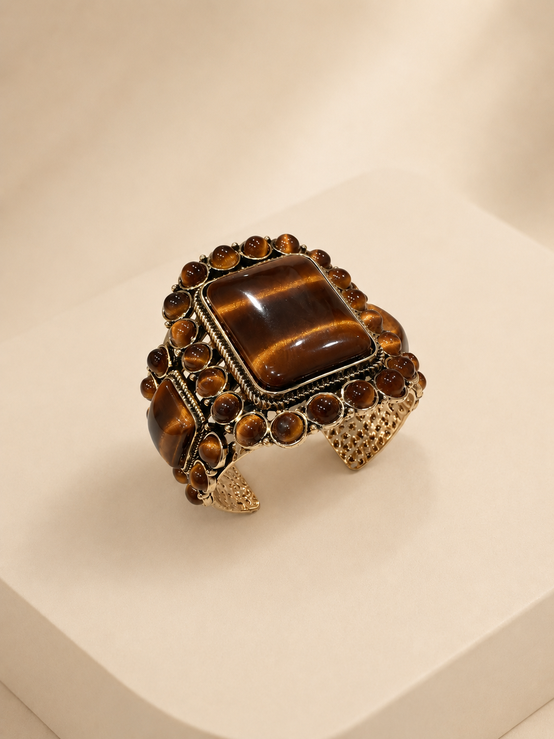 THE AUTUMN EMBER CUFF