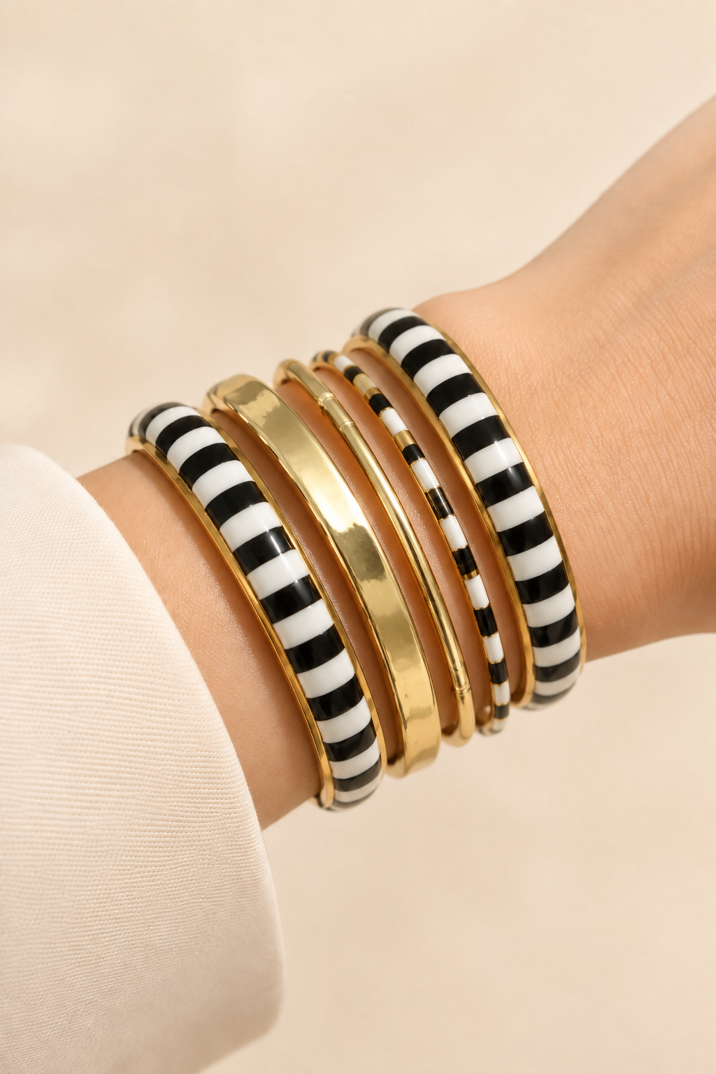 THE UPTOWN STRIPE BRACELET STACK