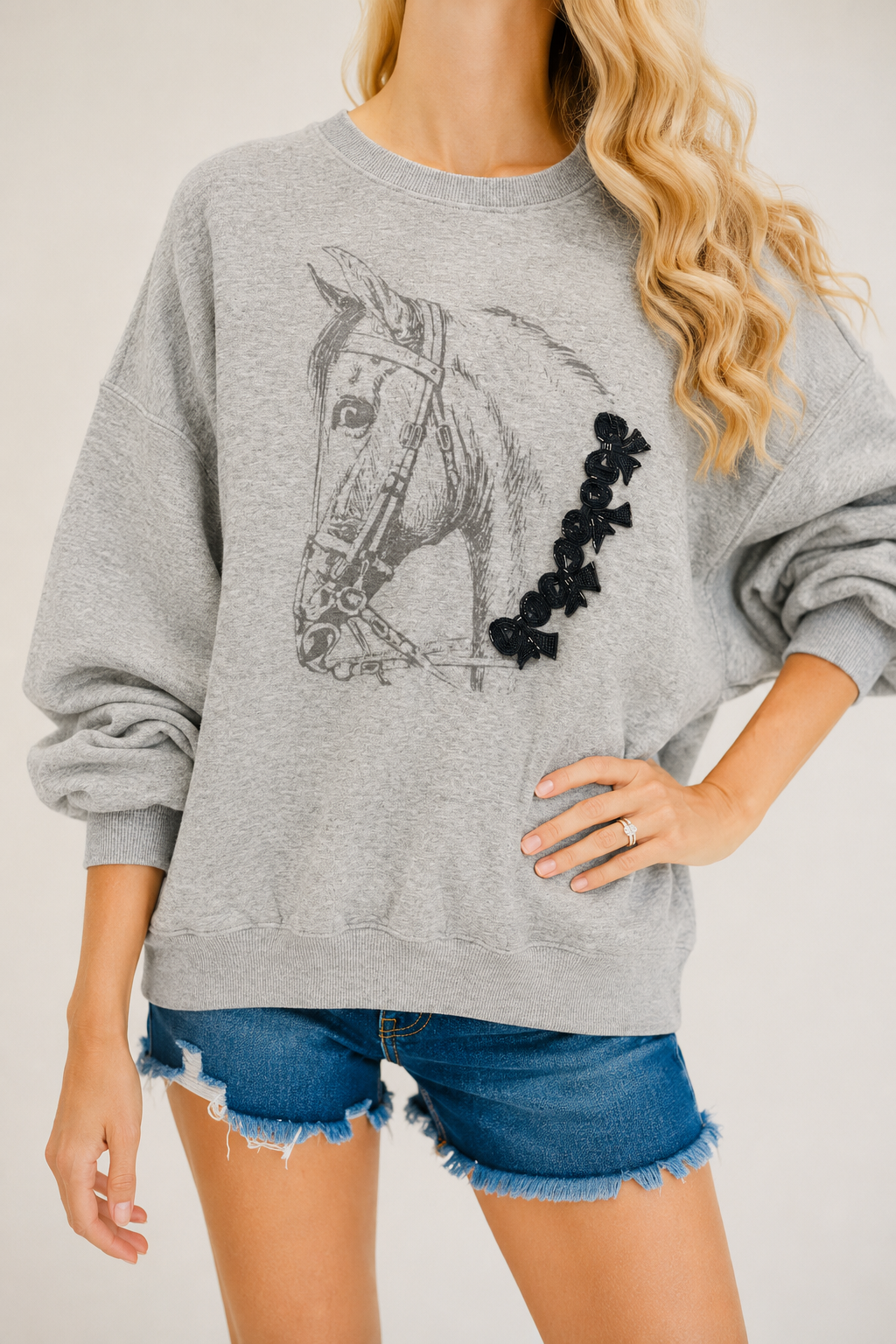 *HORSE BOW PULLOVER - SMALL
