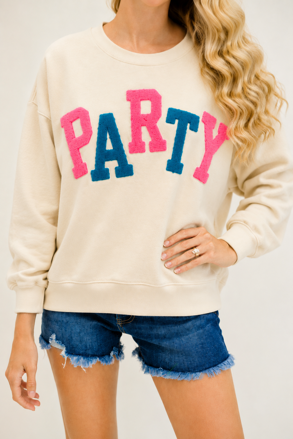 *PARTY CREAM PULLOVER - XLARGE