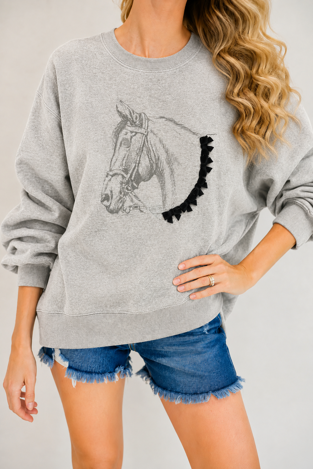 *HORSE BOW GREY PULLOVER - LARGE SWEATER Judith March