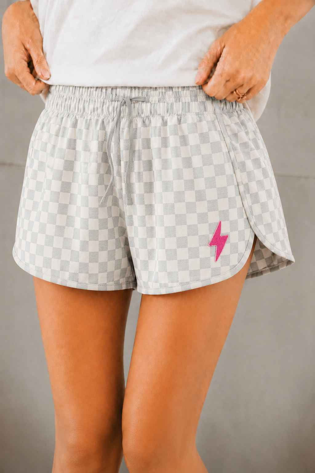*CHECKERED BOLT ATHLETIC SHORTS - MEDIUM TEE Judith March