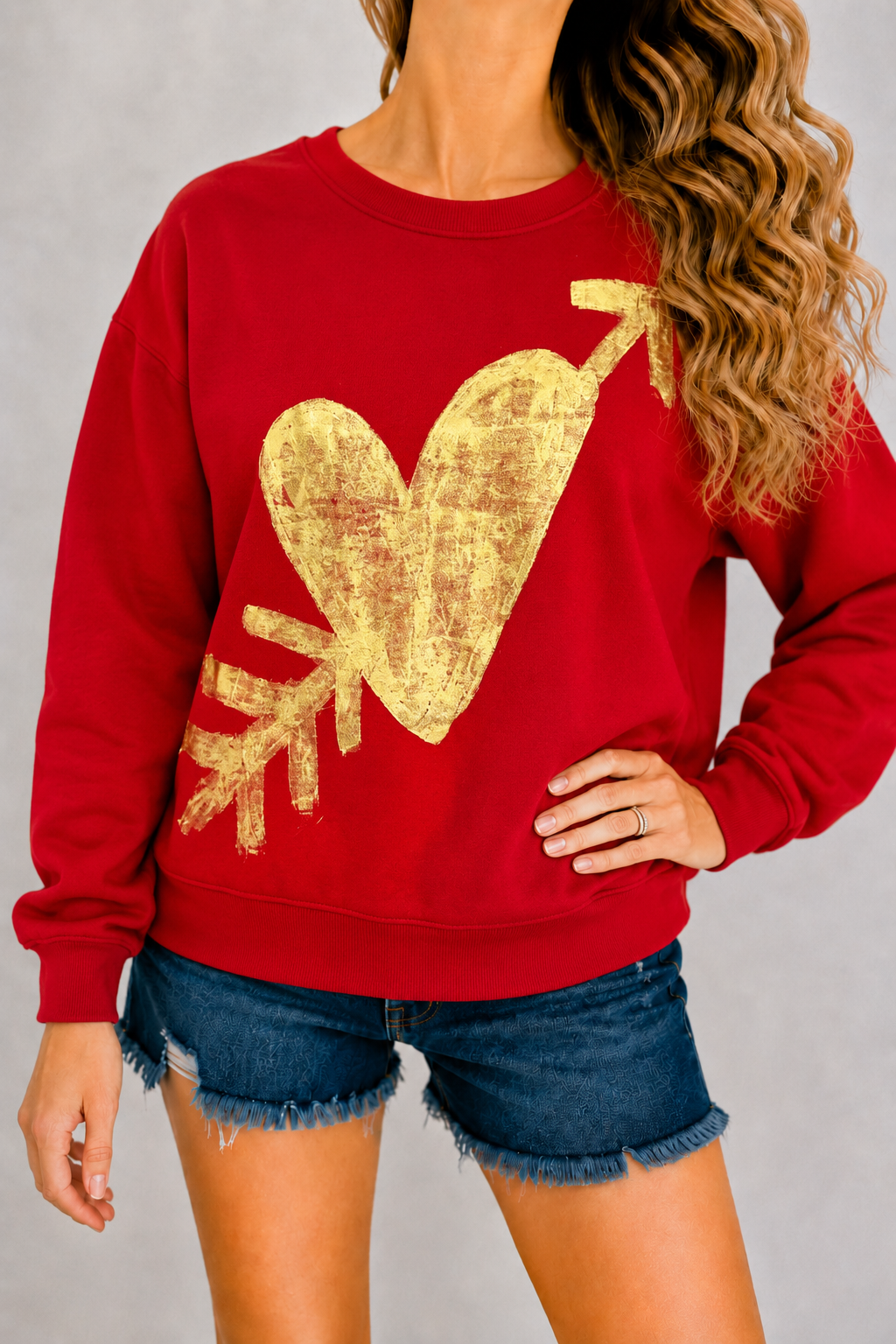*GOLDEN HEART RED PULLOVER - LARGE TEE Judith March