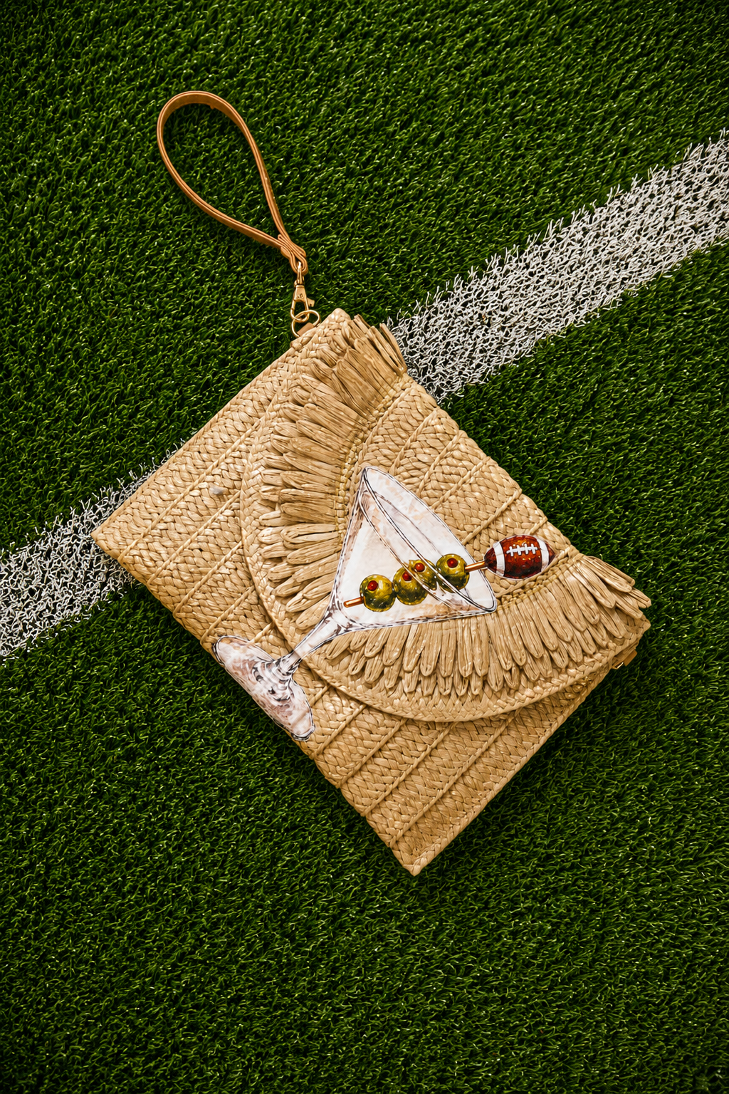 SPORTY MARTINI STRAW CLUTCH
