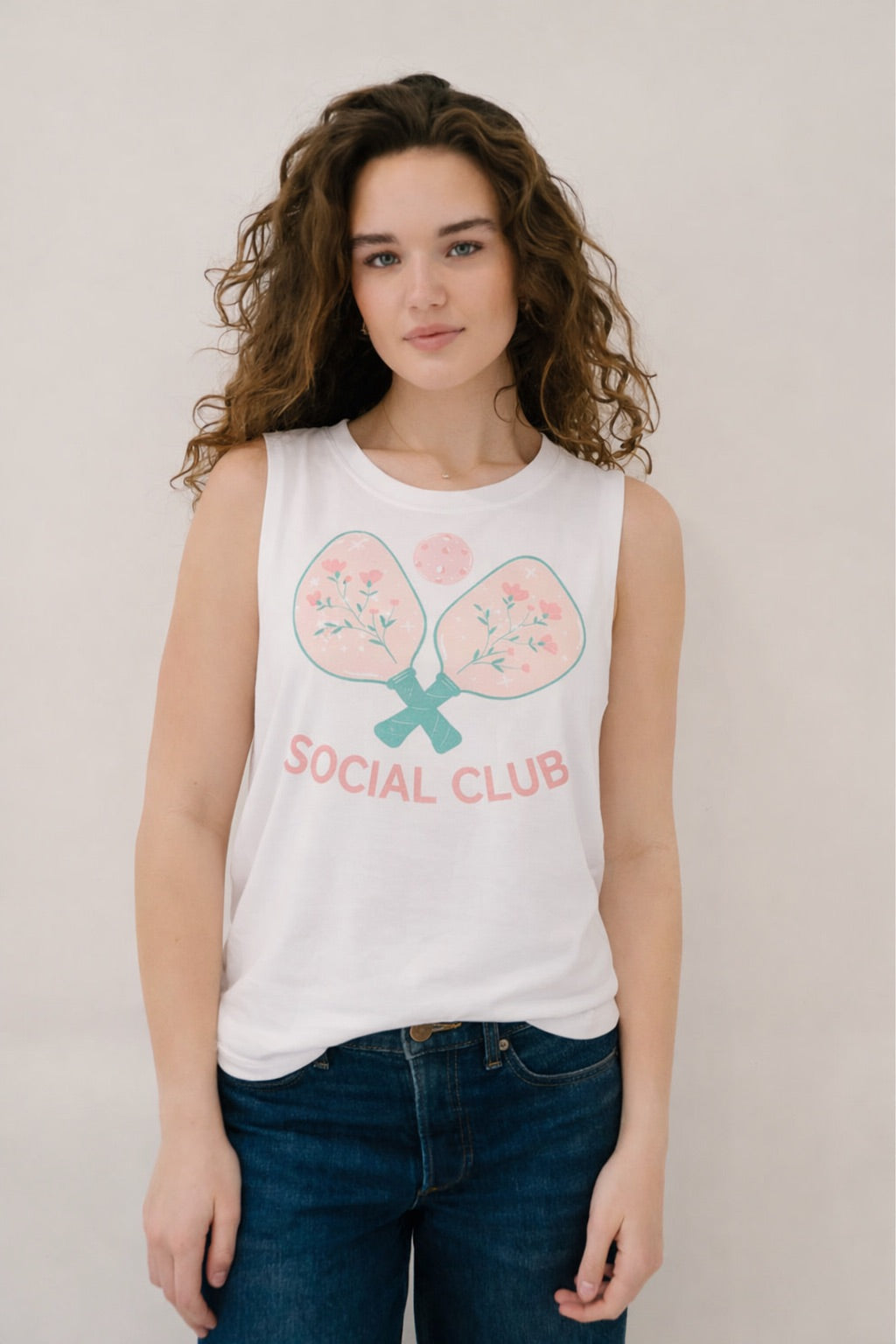 *SOCIAL CLUB WHITE TANK - MEDIUM PULLOVER Judith March