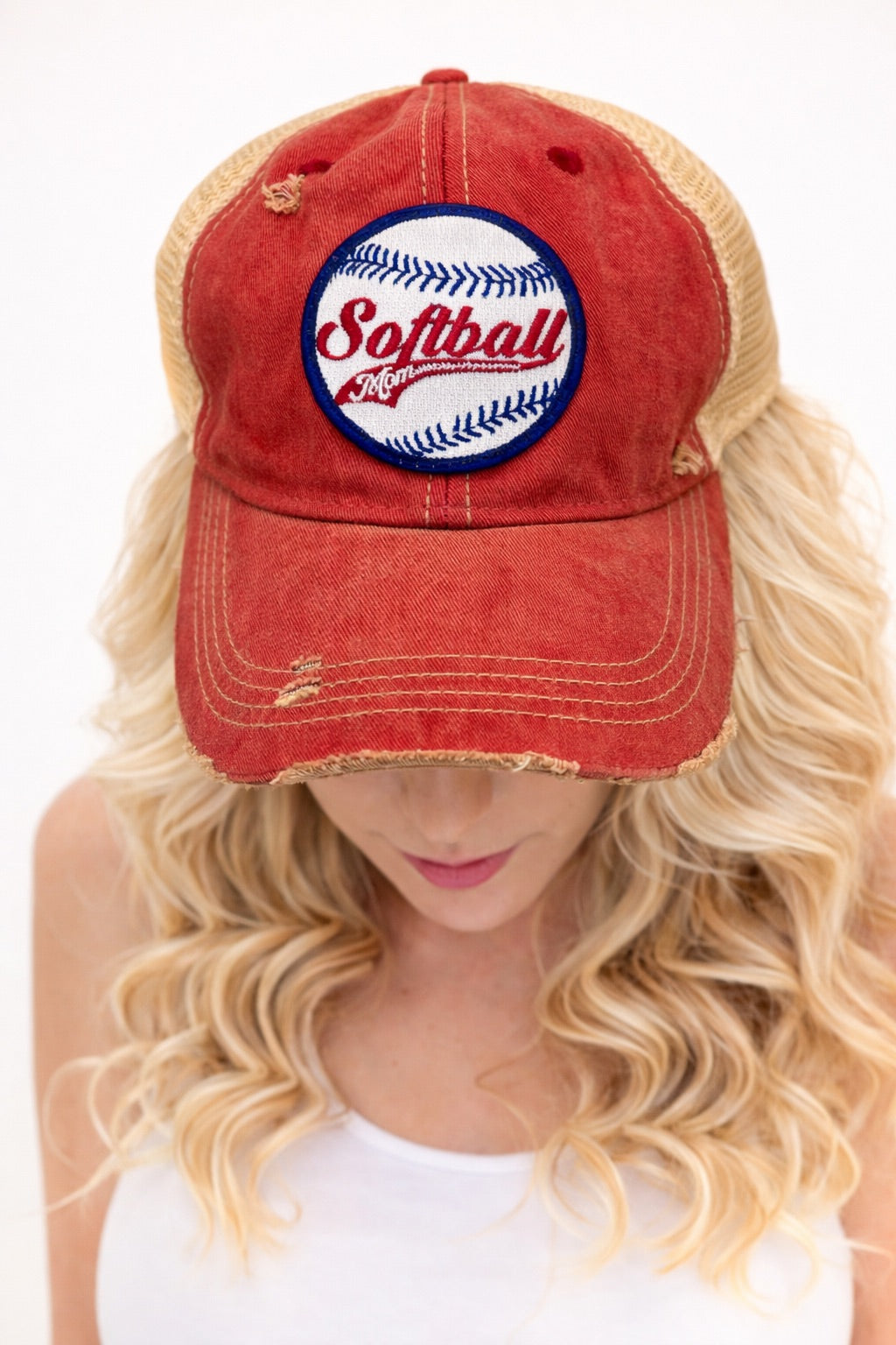 *SOFTBALL MOM RED DISTRESSED HAT HAT Judith March