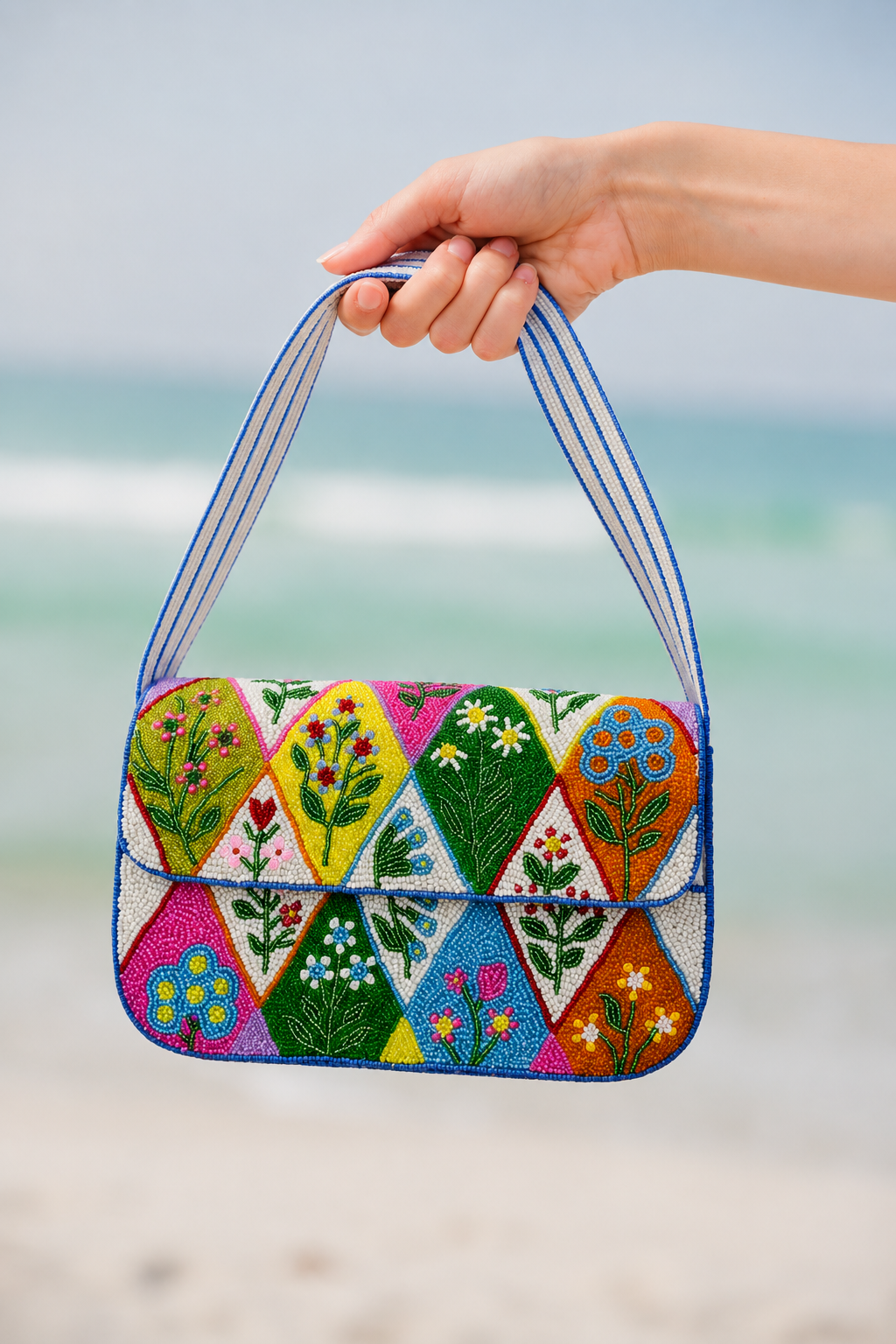 SEASIDE BLOOMS BEADED PURSE PURSE Judith March