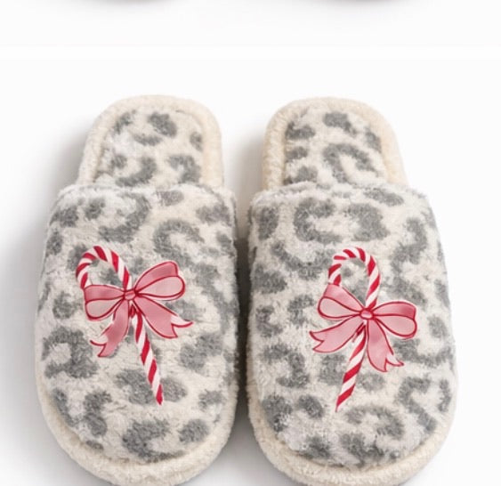 *CANDY CANE GREY LEOPARD SLIPPERS - S/M (5-7) PULLOVER Judith March