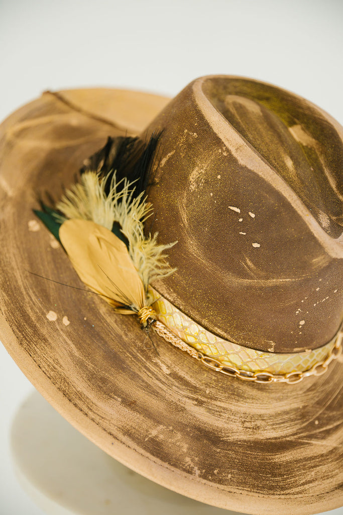 THE HONEY BEE RANCHER HAT RANCHER HAT Judith March   
