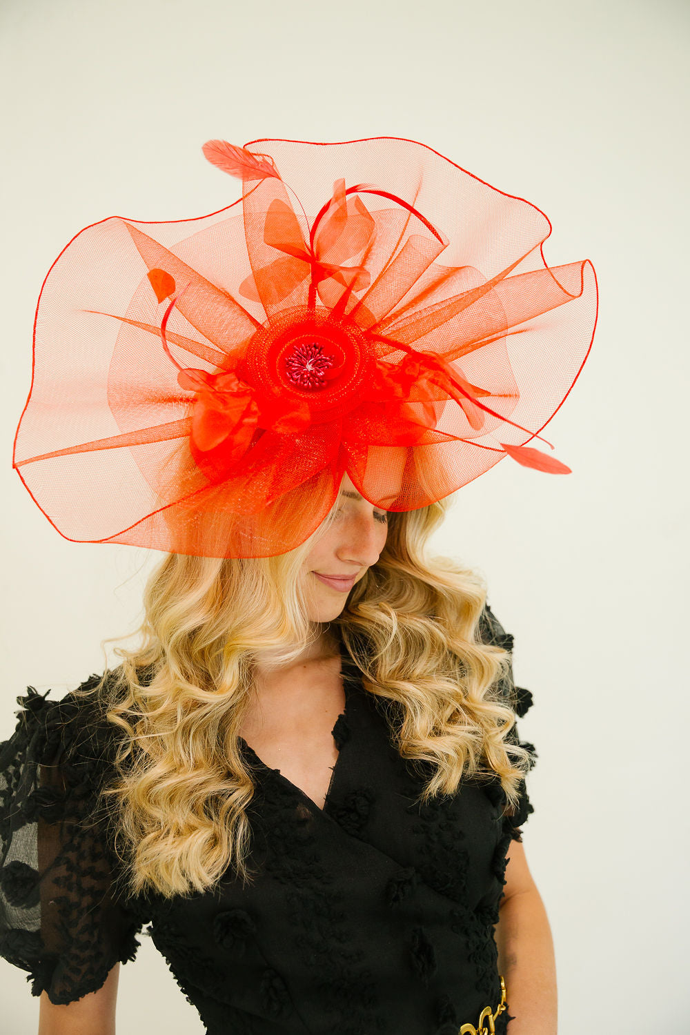SCARLET WHISPER FASCINATOR FASCINATOR Judith March